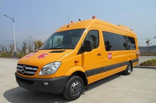 小学生校车