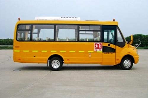 幼儿园校车