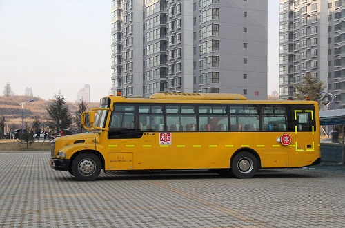 国际学校校车